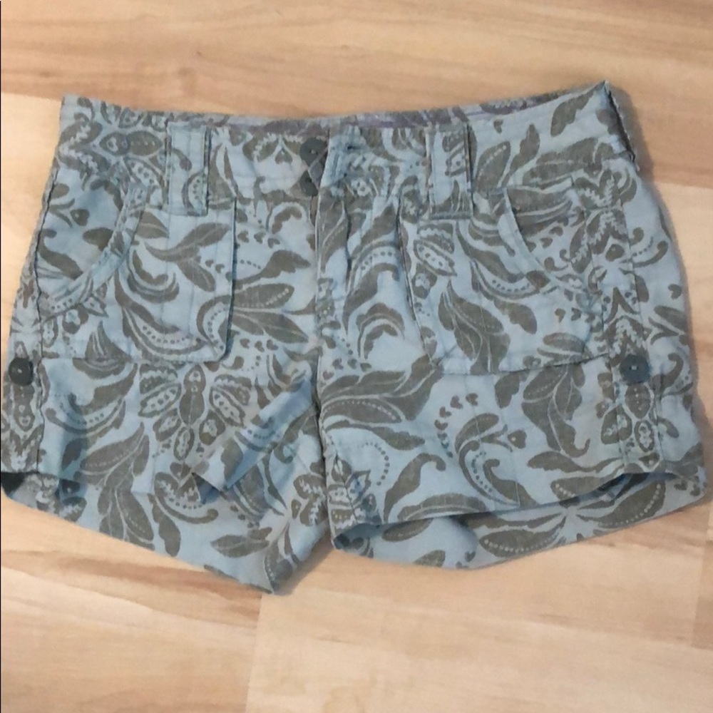 American Eagle green printed  shorts sz 0